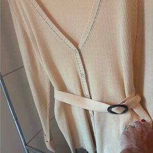 Axcess A Liz Clayborne company, Chic V-Neck Cardigan with Belt NWT